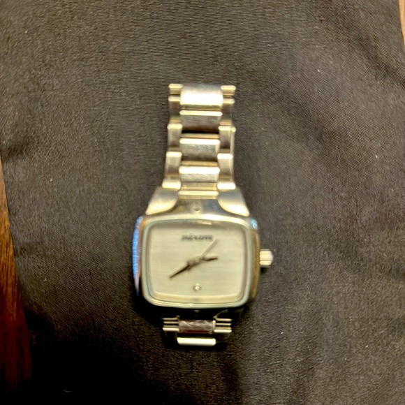 Nixon - The Small Player Watch - 4D - Custom 100M - Stanless Steel , Jap Quartz - Picture 5 of 6